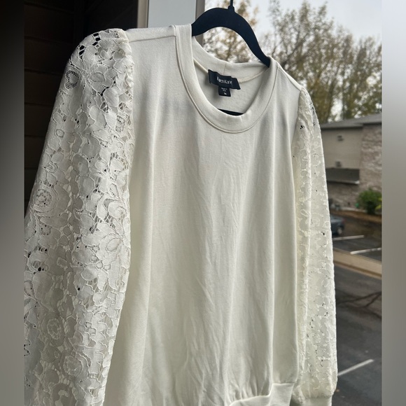 🆕 Karen Kane Lace Sweatshirt Top White Cream Medium Feminine Casual Sweater - Picture 10 of 14